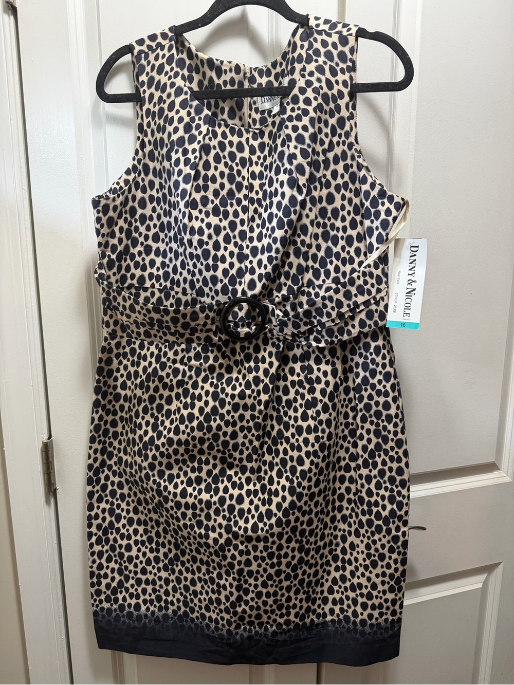 Danny & Nicole Sleeveless Leopard Print Belted Dress in Cream and Black